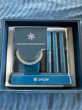 SNOW Wireless Teeth Whitening Kit - Blue NIB
